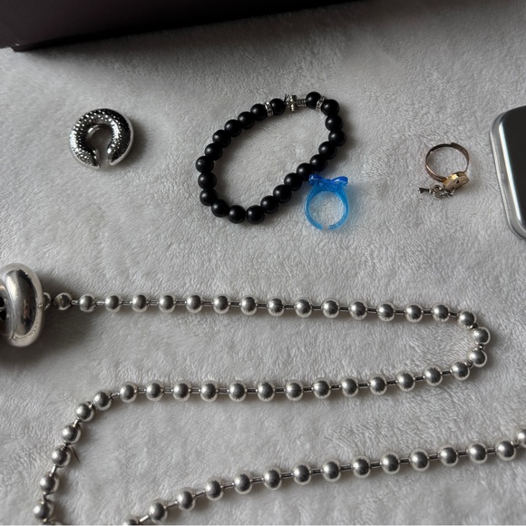 Jewelry Accessory Lot - Picture 3 of 7